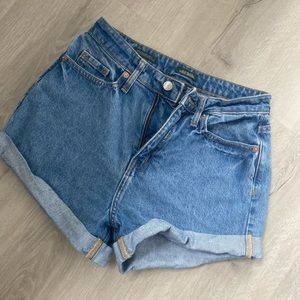 High waist short jeans